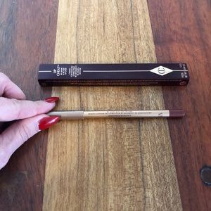 Charlotte Tilbury Hollywood Honey lip liner.